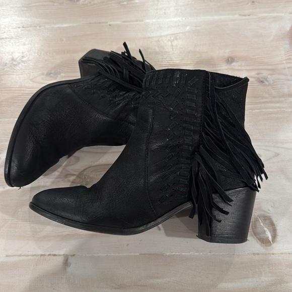 MÍA black fringe bootie - Picture 4 of 13